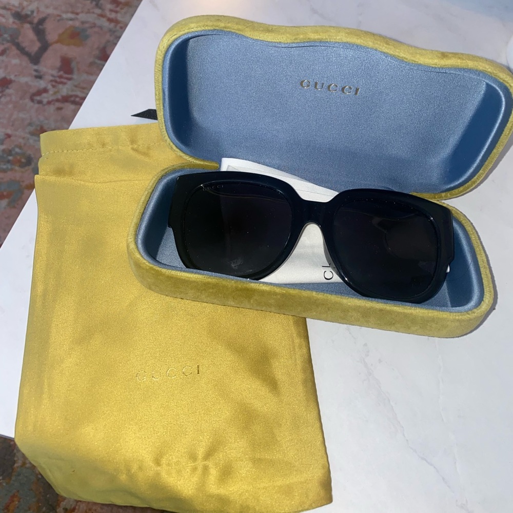 Black Gucci Sunglasses